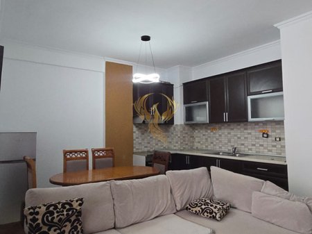 Jepet me qera Apartament 2+1 ne Yzberisht