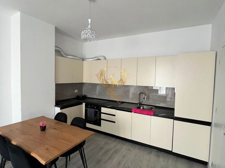 EXLUSIVE  Jepet me qera apartament 1+1+p i pabanuar me pare prane Uet, Klani,
