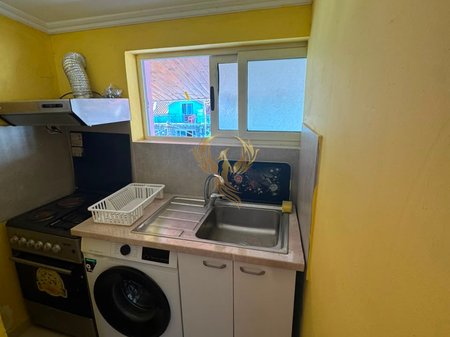 For rent entrance 1+1 in Don Bosko near Artisti bar.