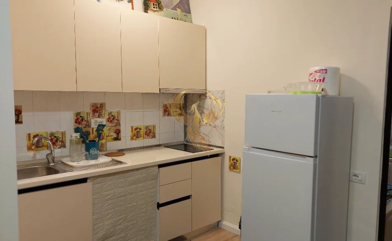 Jepet me qira Apartament 1+1 ne Myslym Shyr  (boshatiset dhe jepet dhe per Zyre).
