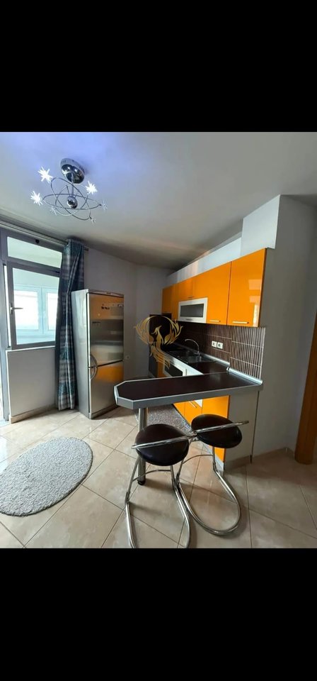 Jepet me qera Apartament 2+1 te Blv. Bajram Curri