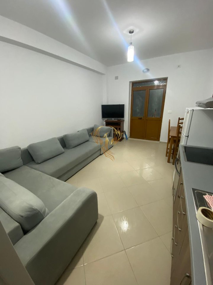 For Rent Entrance 1+1+parking possibility in Old Sauk