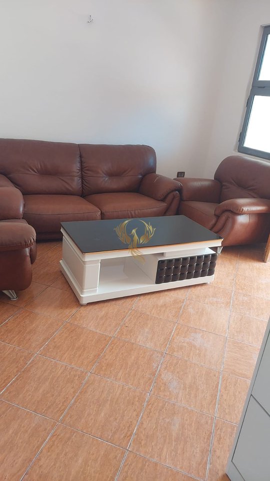 Affittasi Ingresso 2+1 a Allias