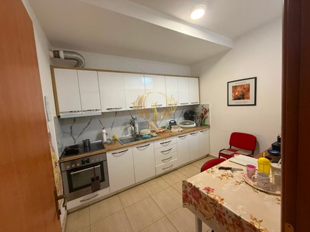 Affittasi appartamento 1+1 in Viale Zogu 1