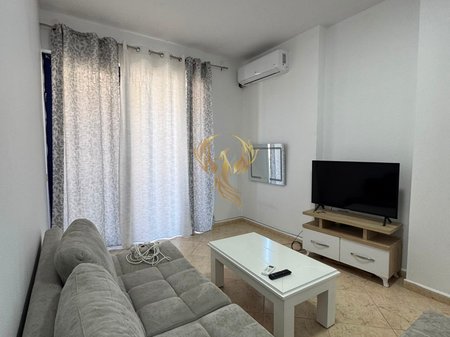 Jepet me qera apartament 1+1 qyet Studenti