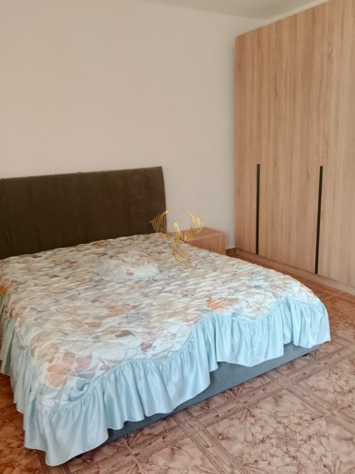 Jepet me qera Hyrje 2+1 te Tregu Elektrik