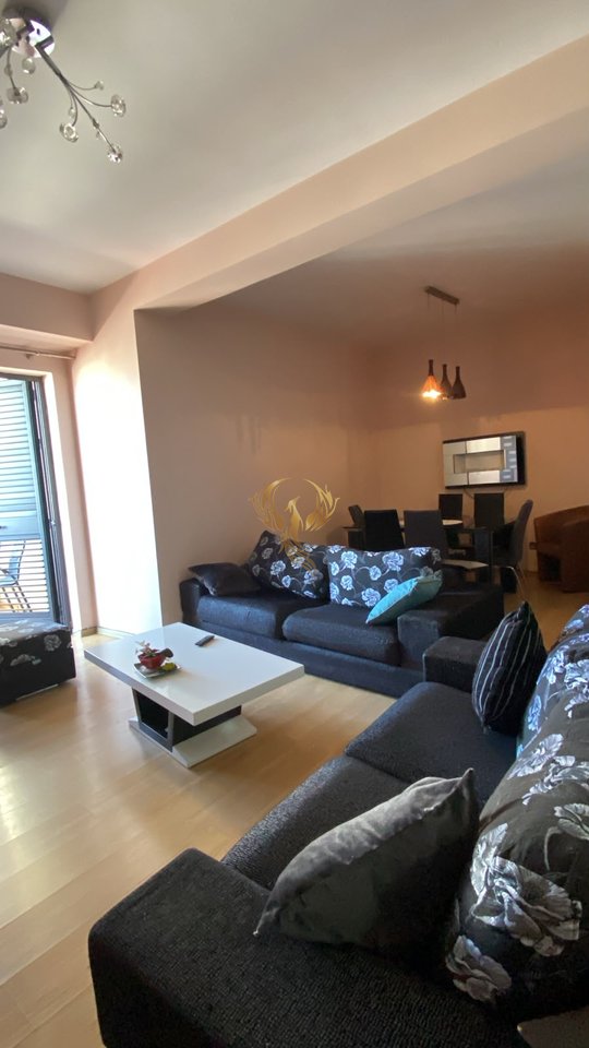 Jepet me qera apartament 2+1 tek Selvia