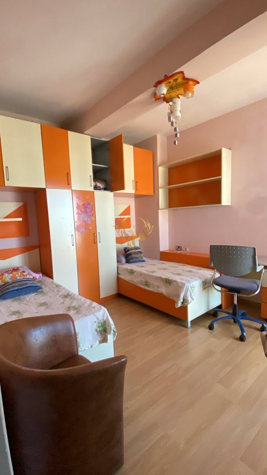 Jepet me qera apartament 2+1 tek Selvia