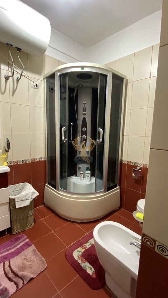 Jepet me qera apartament 2+1 tek Selvia