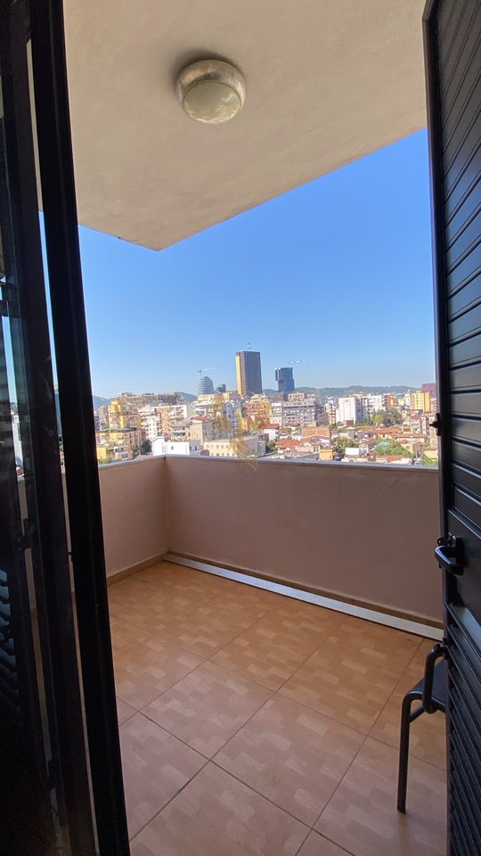 Jepet me qera apartament 2+1 tek Selvia