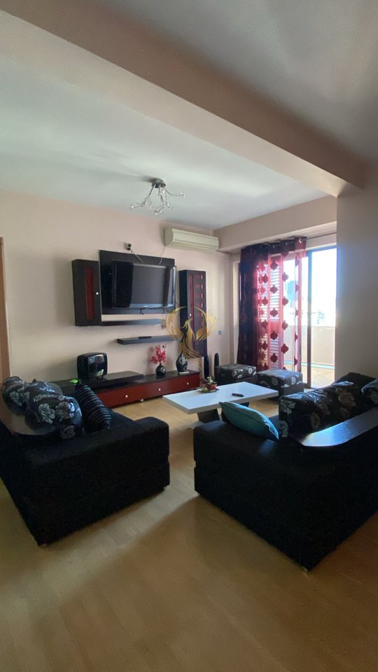 Jepet me qera apartament 2+1 tek Selvia