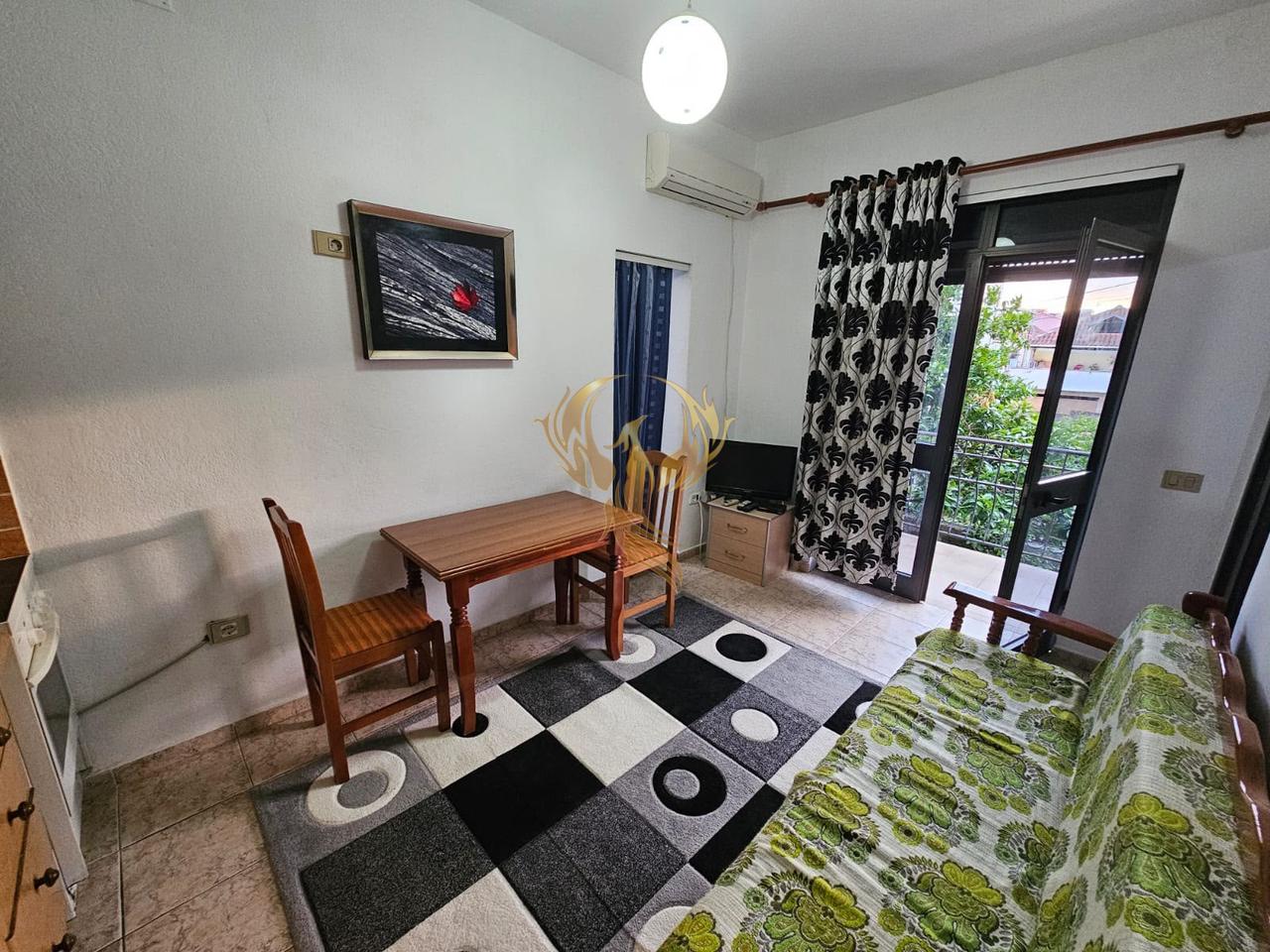 Jepet me qera apartament 1+1+ballkon tek ish Tregu Elektrik