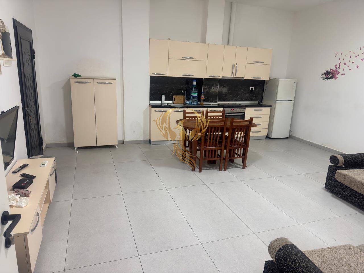 Jepet me qera apartament 3+1+2 te Fresku
