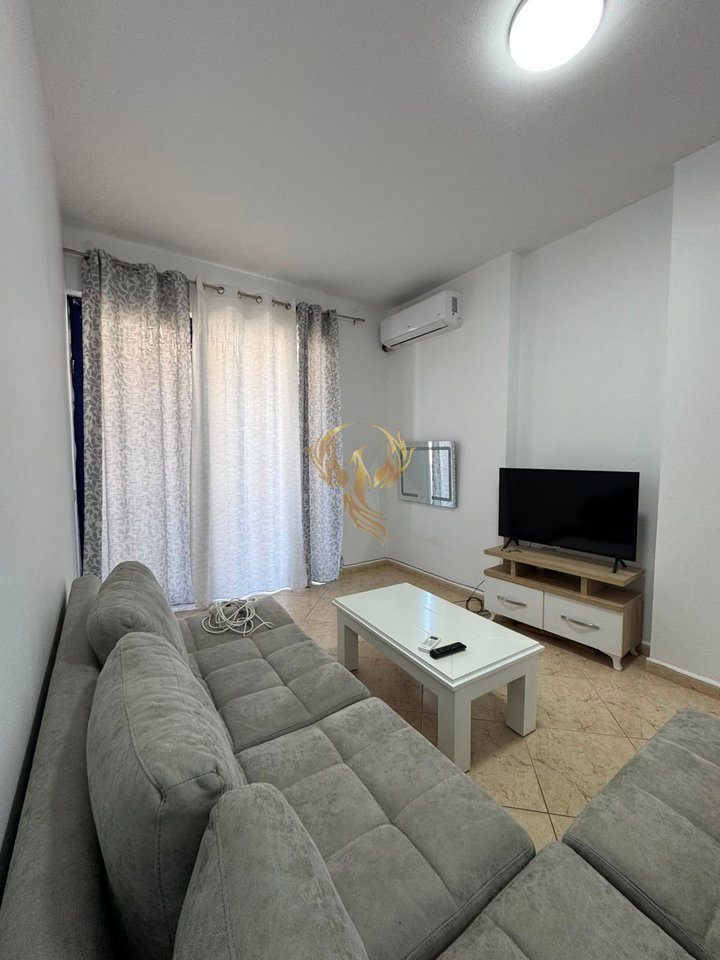 Jepet me qera apartament 1+1 qyet Studenti