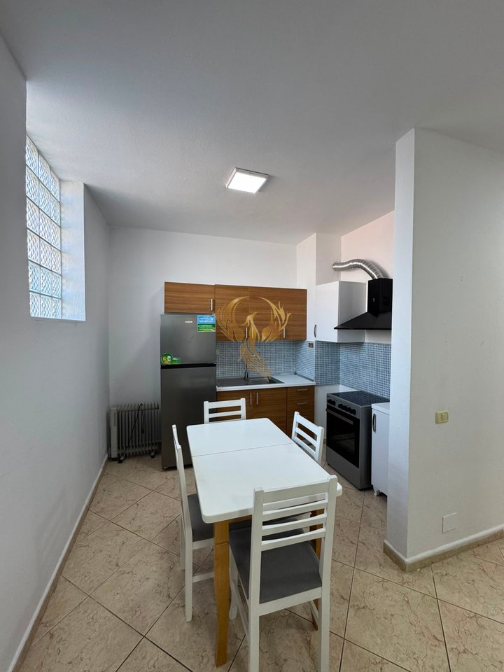 Jepet me qera apartament 1+1 qyet Studenti