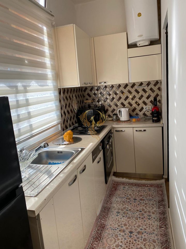 Jepet me Qira Apartament  2+1 tek Ish Galeria 17 Nentori
