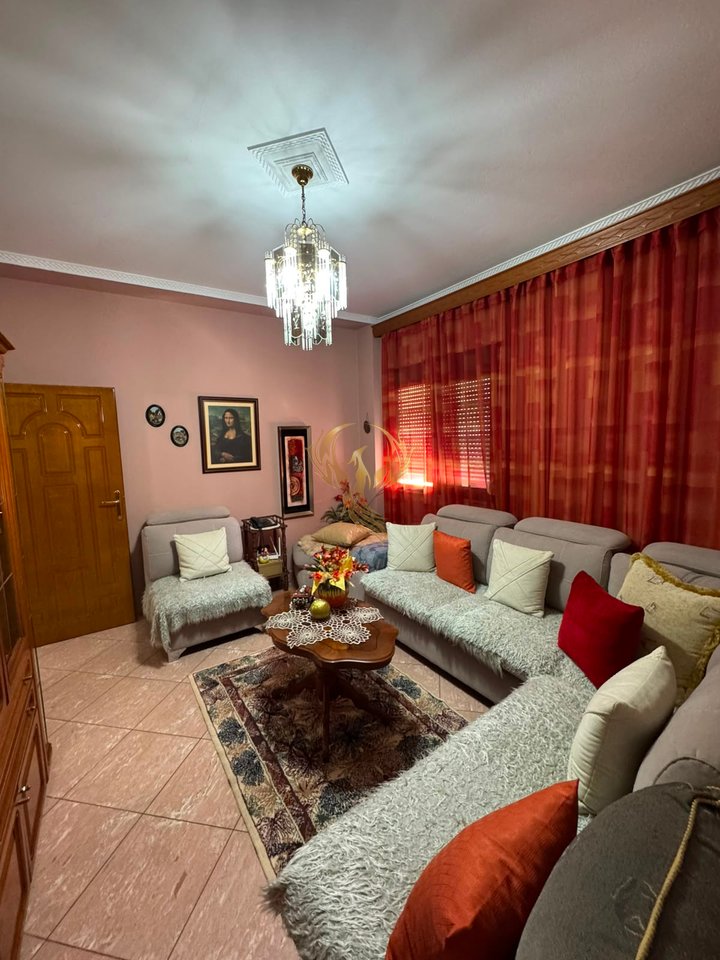 Jepet me Qera Apartament 2+1+2 tek rruga Islam Alla
