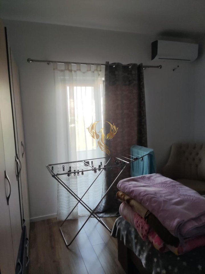 Jepet me qira Hyrje 1+1 në Porcelan