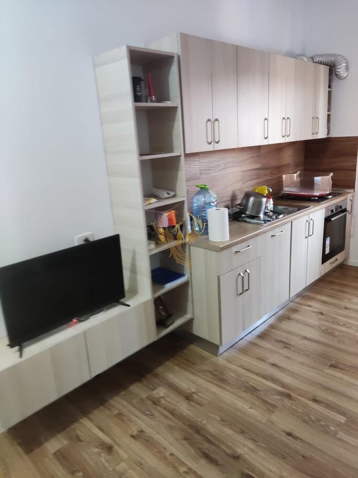 Jepet me qira Hyrje 1+1 në Porcelan
