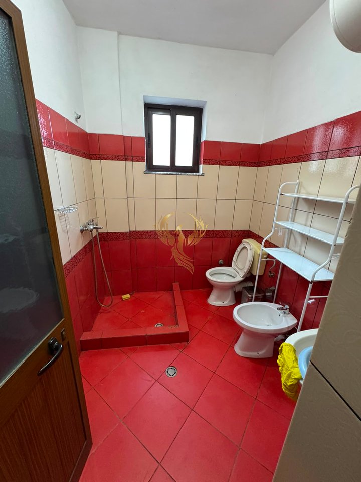 Entrance 1+1 for rent near American Hospital 2