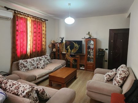 Jepet me qira Apartament 2+1 te Siri Kodra