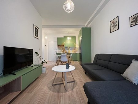 Jepet me qira Apartament 1+1 te Ish Parku i Autobusave