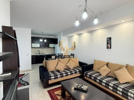 Jepet me qira Apartament 2+1 te Astir