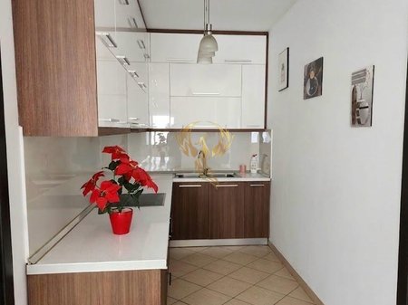 Jepet me qera Apartament 2+1 te Bulevardi i Ri