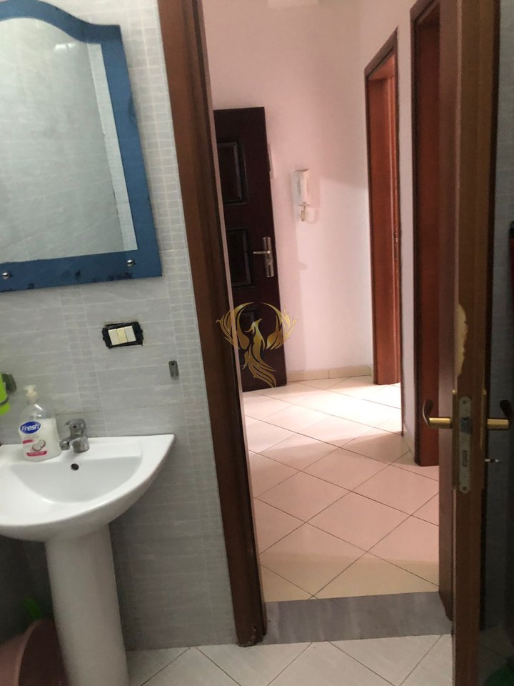 Jepet me qira Apartament 1+1 Astir