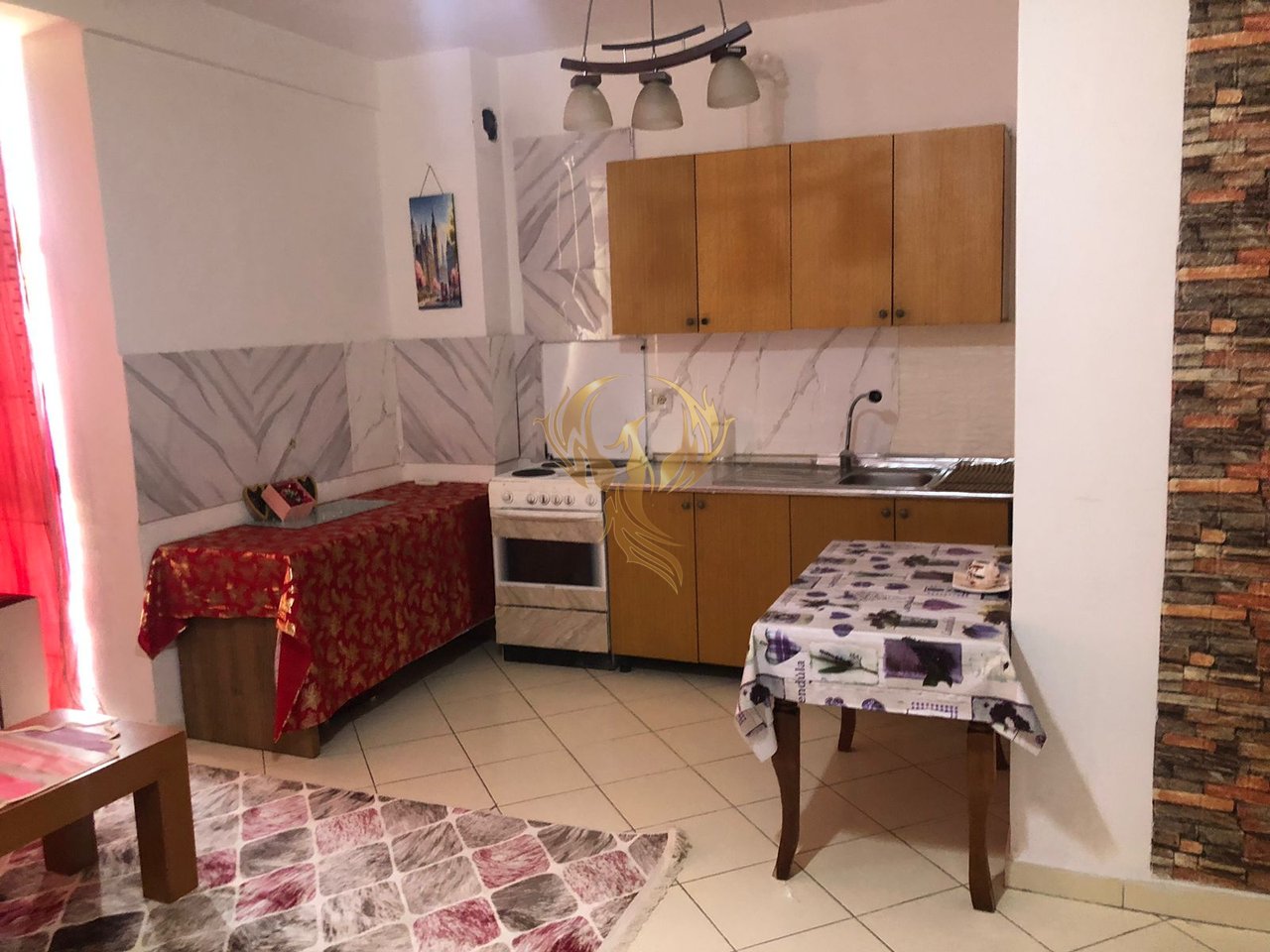 Jepet me qira Apartament 1+1 Astir