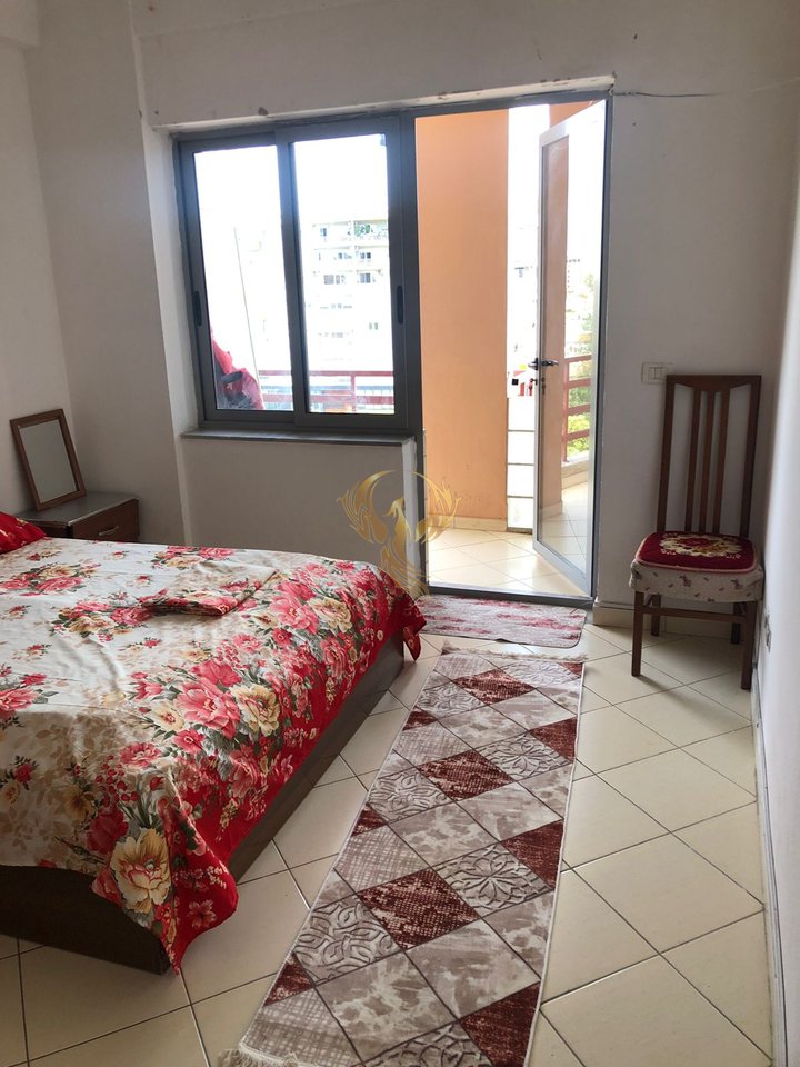 Jepet me qira Apartament 1+1 Astir
