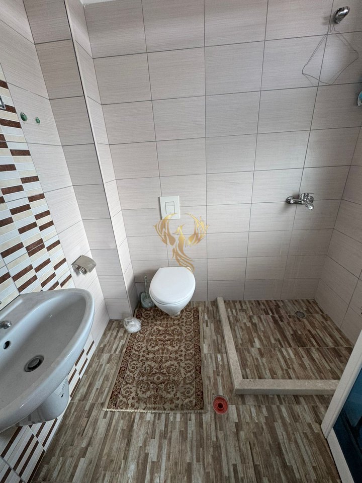 Affittasi appartamento 2+1+2+3 ad Astir vicino a 2 rotatorie.