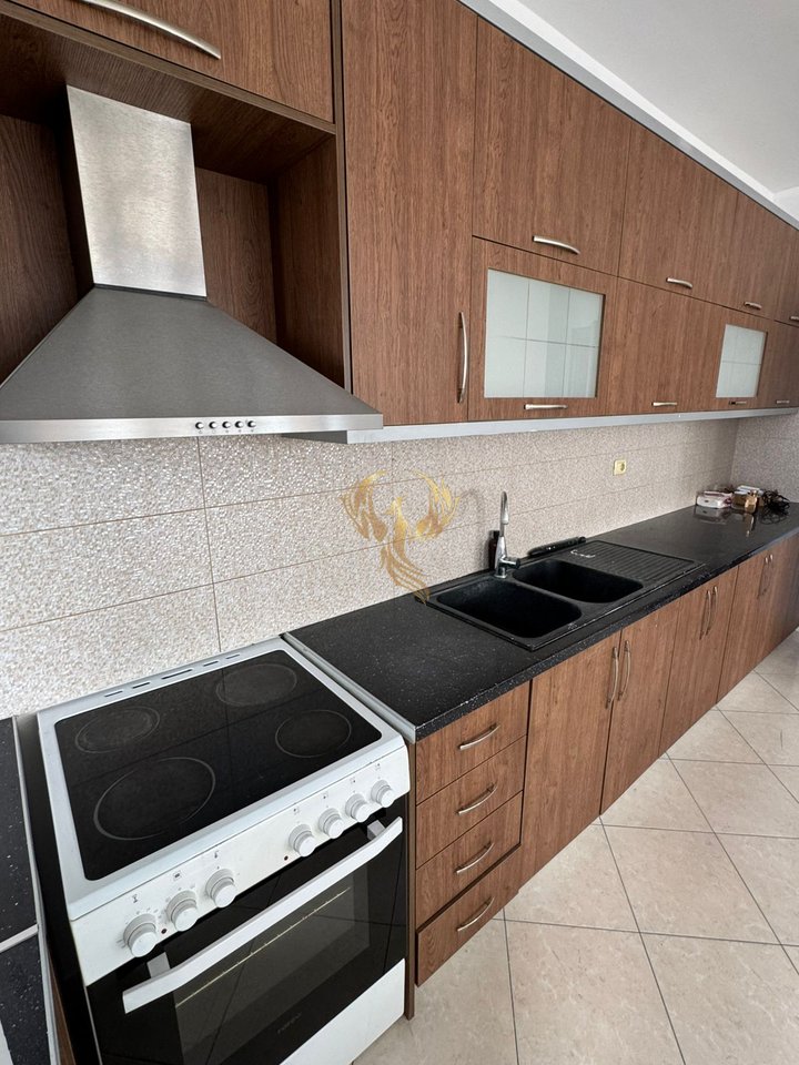 Affittasi appartamento 2+1+2+3 ad Astir vicino a 2 rotatorie.