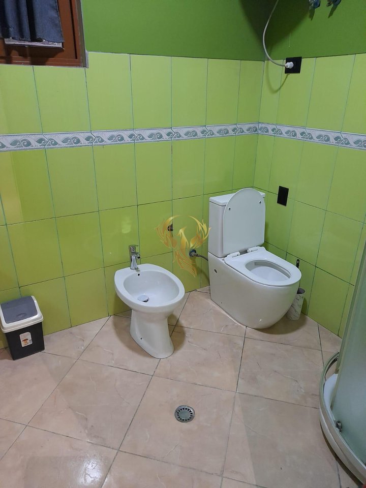 Jepet me qira Hyrje 2+1 Tek Treshi