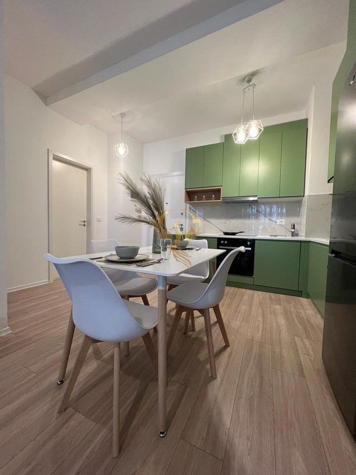 Jepet me qira Apartament 1+1 te Ish Parku i Autobusave