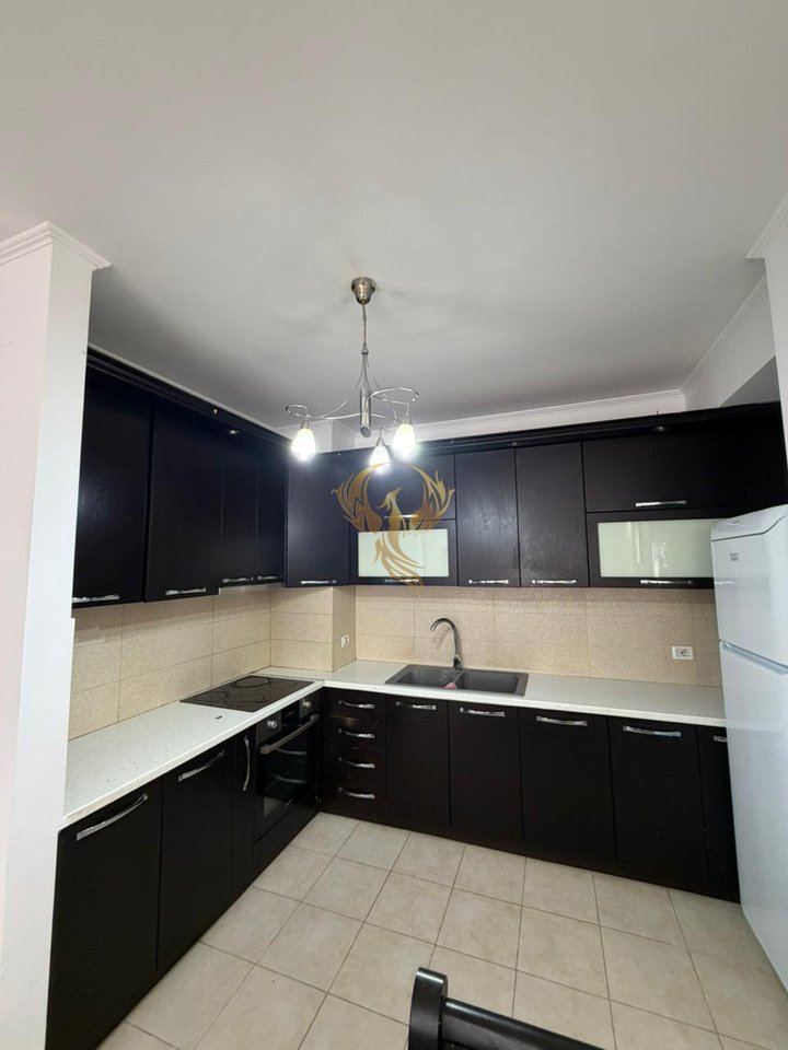 Jepet me qira Apartament 2+1 te Astir