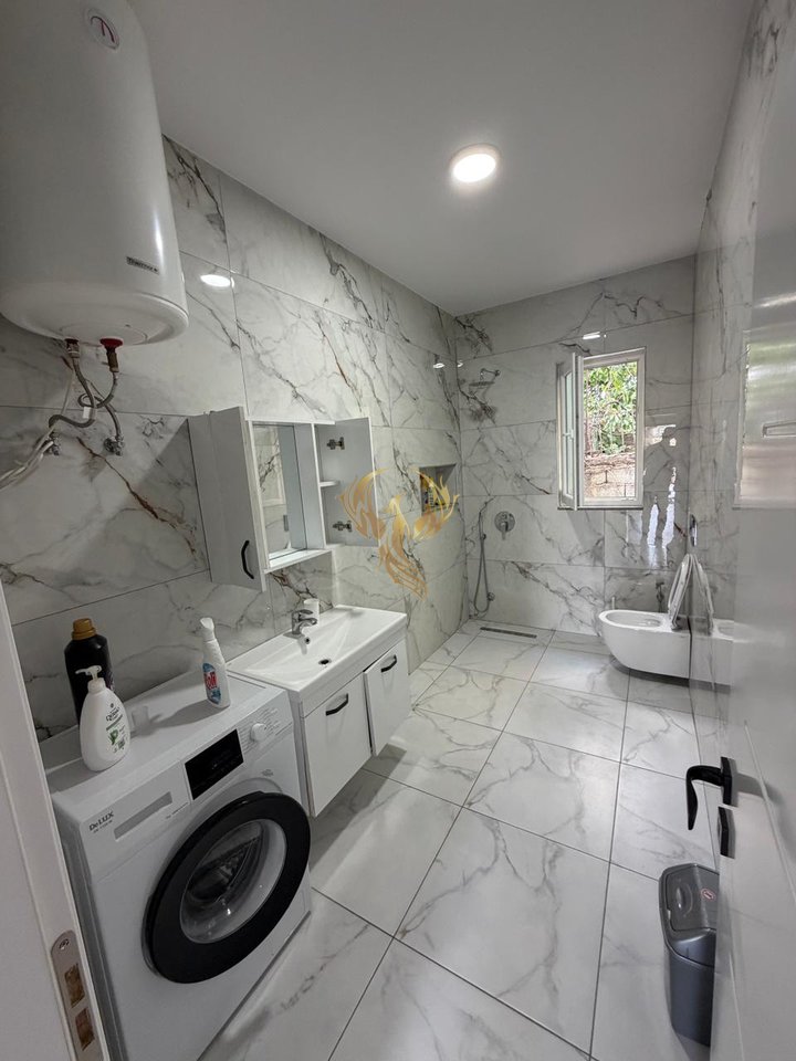 For rent Entrance 2+1+Parking near Kodra Priftit