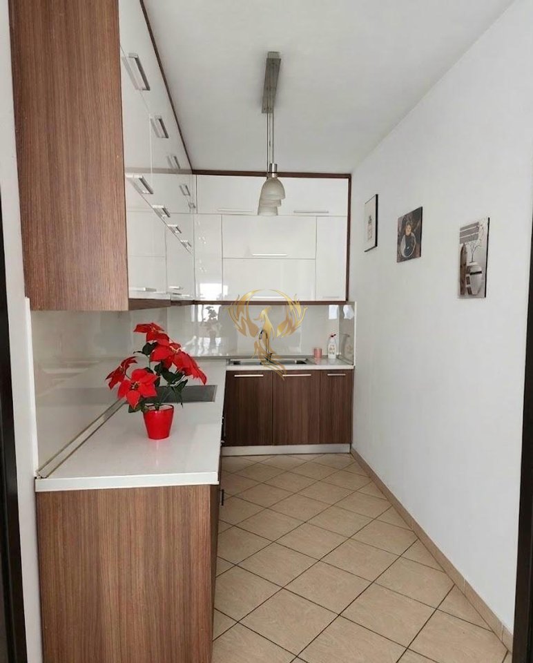 Jepet me qera Apartament 2+1 te Bulevardi i Ri