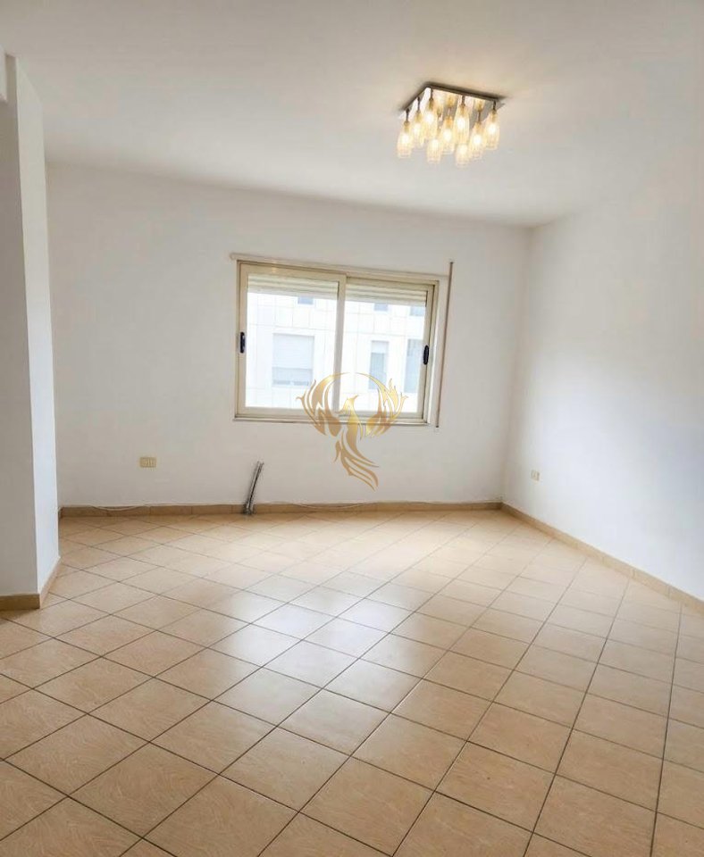 Jepet me qera Apartament 2+1 te Bulevardi i Ri