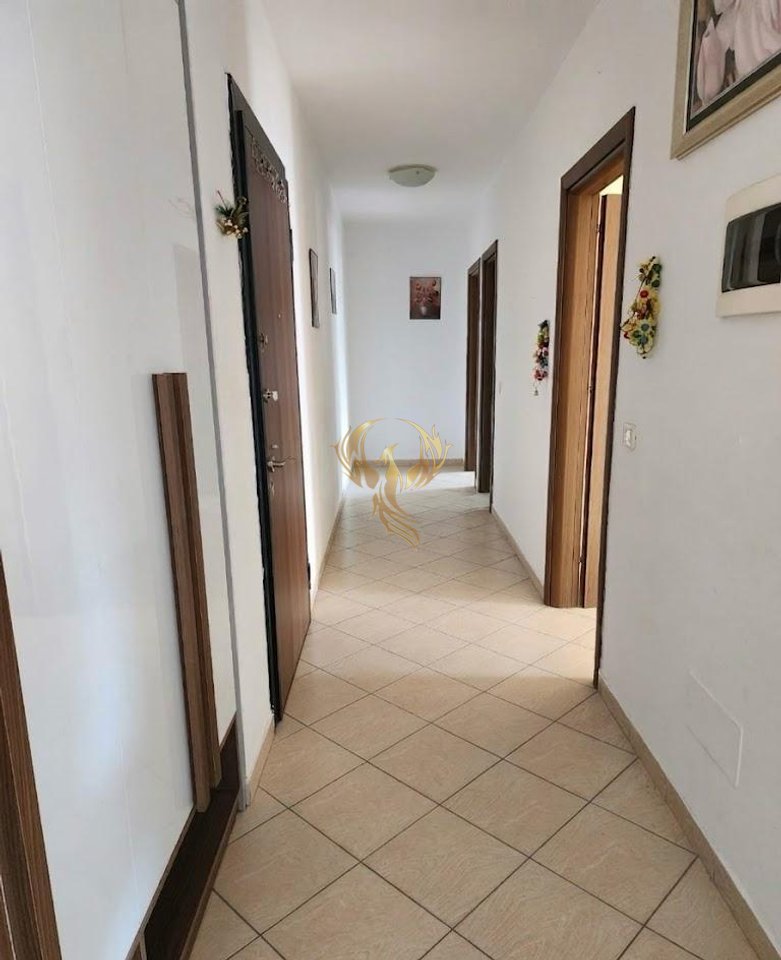 Jepet me qera Apartament 2+1 te Bulevardi i Ri