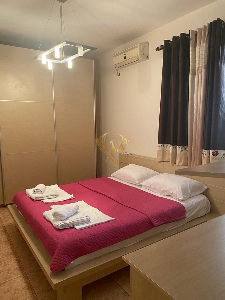 Jepet me qera Apartament 3+1+2 te Rruga e Elbasanit