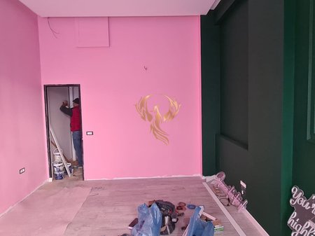 Jepet me qira Ambjent Biznesi tek Komuna e Parisit, ne rruge kryesore