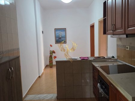 For rent Entrance 2+1+2 block at Kodra e Priftit