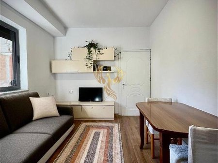 Jepet me qera Apartament 1+1, ne Brryl