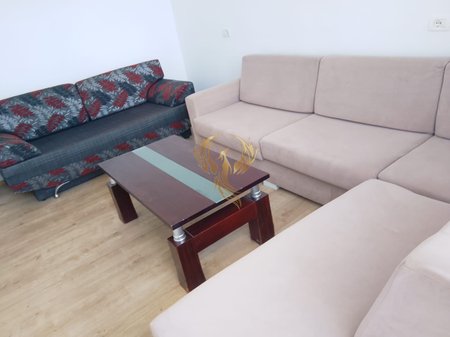 Jepet me qera Apartament 1+1+Kuzhine ne Shkoze