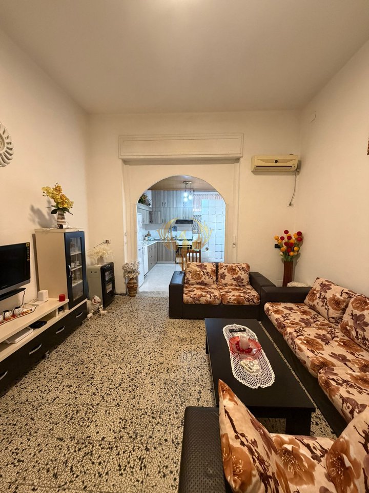 Jepet me qera Apartament 1+1, te Rr.Dritan Hoxha