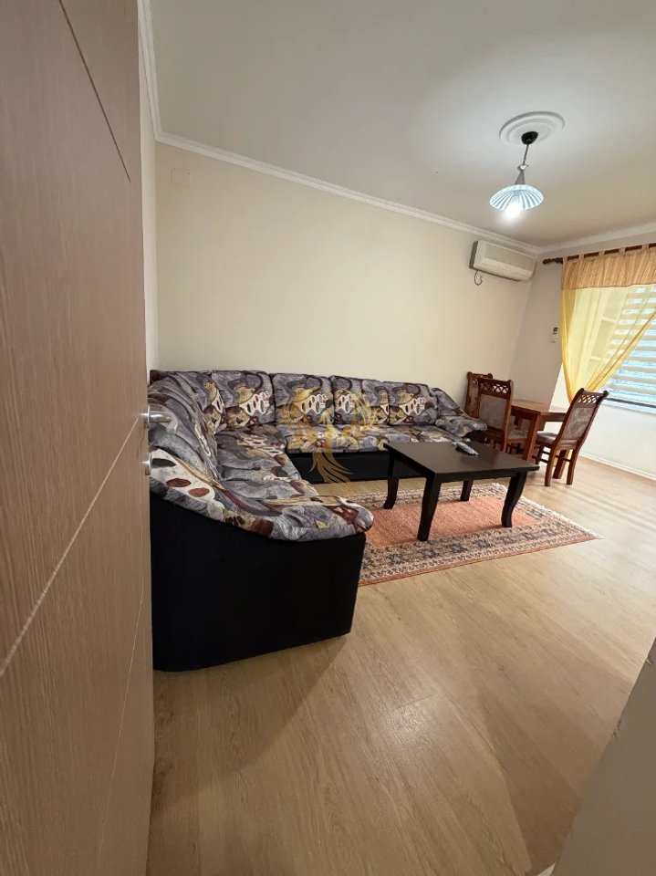 Jepet me qera Apartament 1+1, prane Shkolles se Baletit