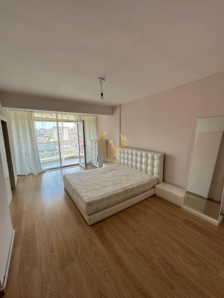 Affittasi appartamento 2+1+deposito presso l'ex piazza Shqiponja