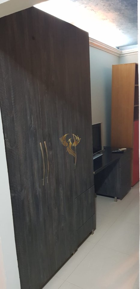 Jepet me qera Apartament 1+1 , tek Pallati me Shigjeta