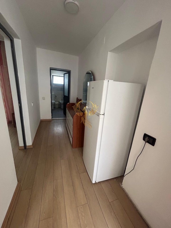 Jepet me qera hyrje 1+1 tek Komuna e Parisit